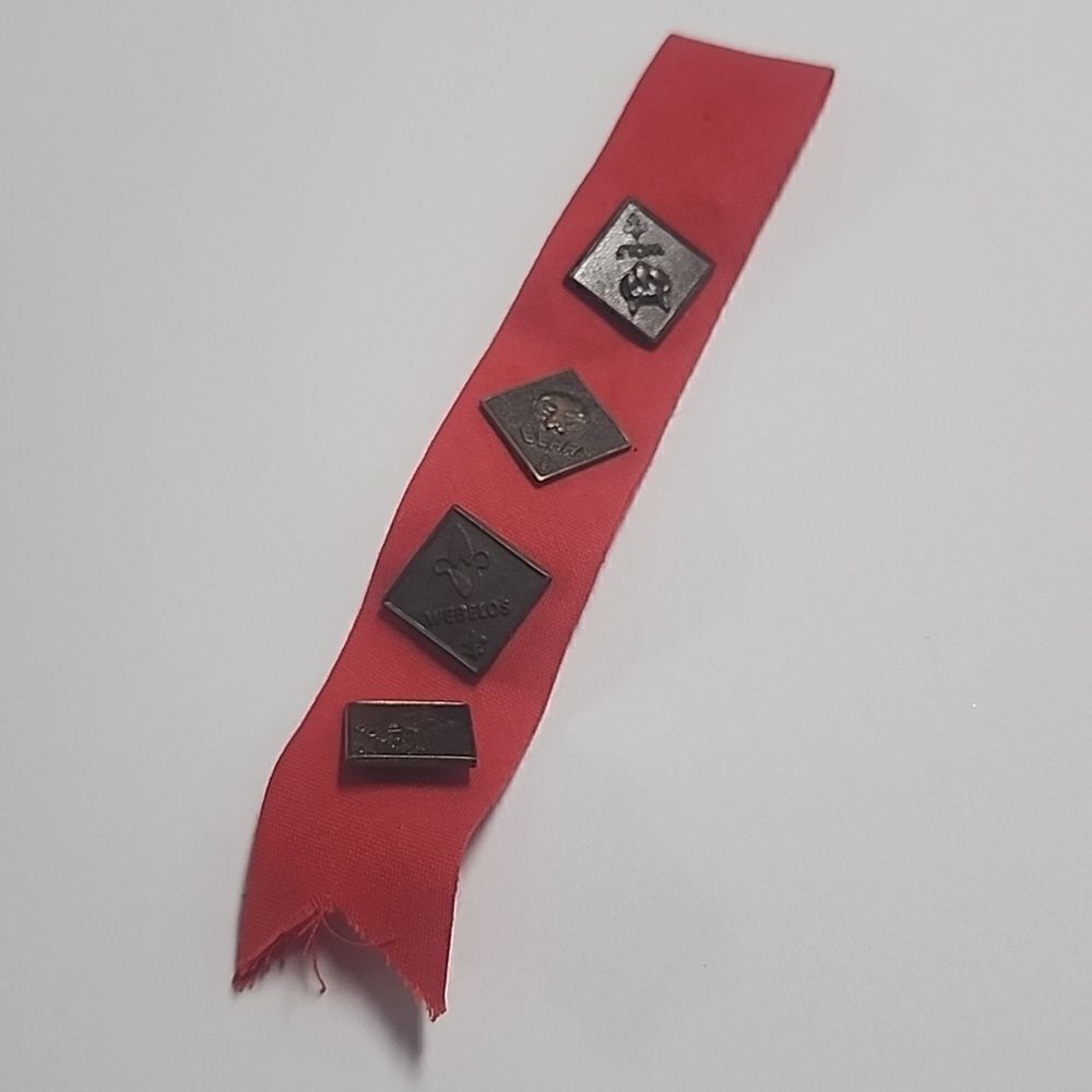 Boy Scouts Bobcot Webelos Bear Wolf Pins and Ribbon